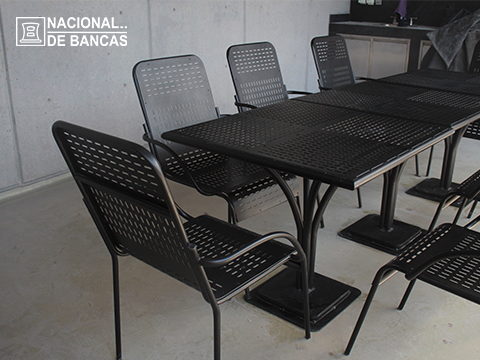SILLAS Y MESAS PARA EXTERIORES